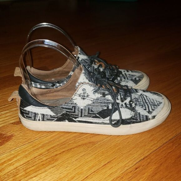 Reef Sneakers - Picture 1 of 8